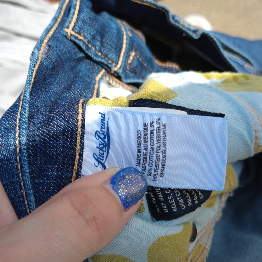Lucky Brand Straight Leg Jeans in Classic Blue - Picture 3 of 10